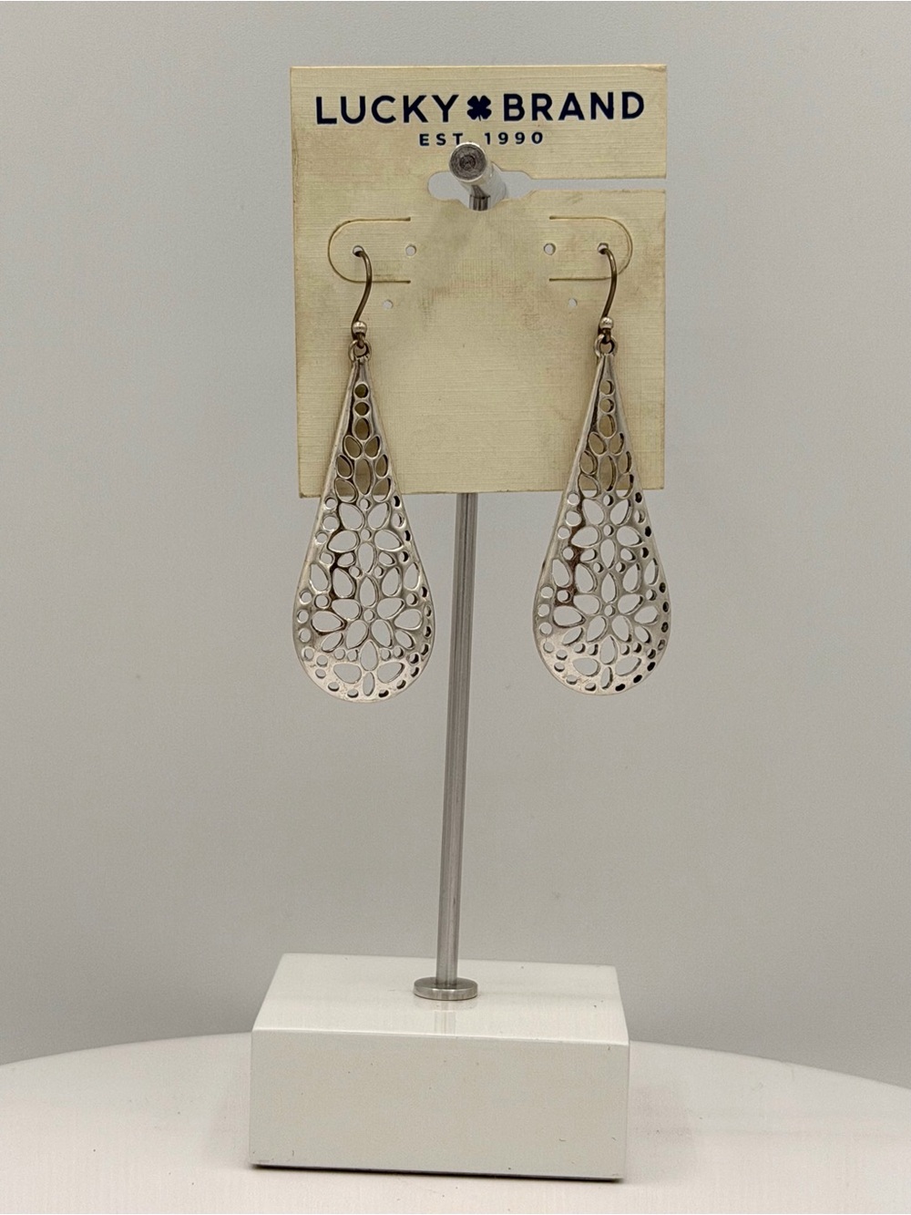 Lucky Brand Silver-Tone Cutout Floral Teardrop Dangle Earrings Woman’s Jewelry - Picture 4 of 5